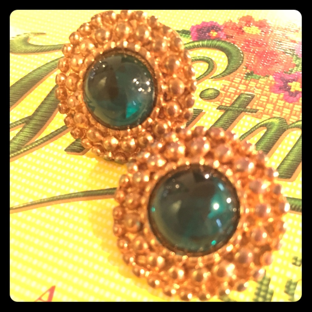 Retro Green Cabochon Clip-On Earrings